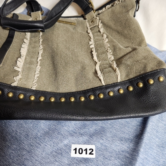 Steve Madden Stylish Black and Green Women's Large Tote Bag - Picture 3 of 9